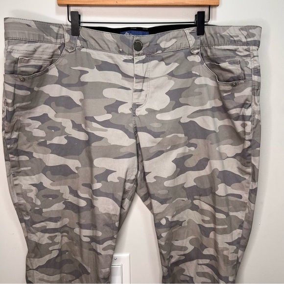 Democracy Green Camouflage Absolution Skinny Pants Size 22 - Picture 6 of 13